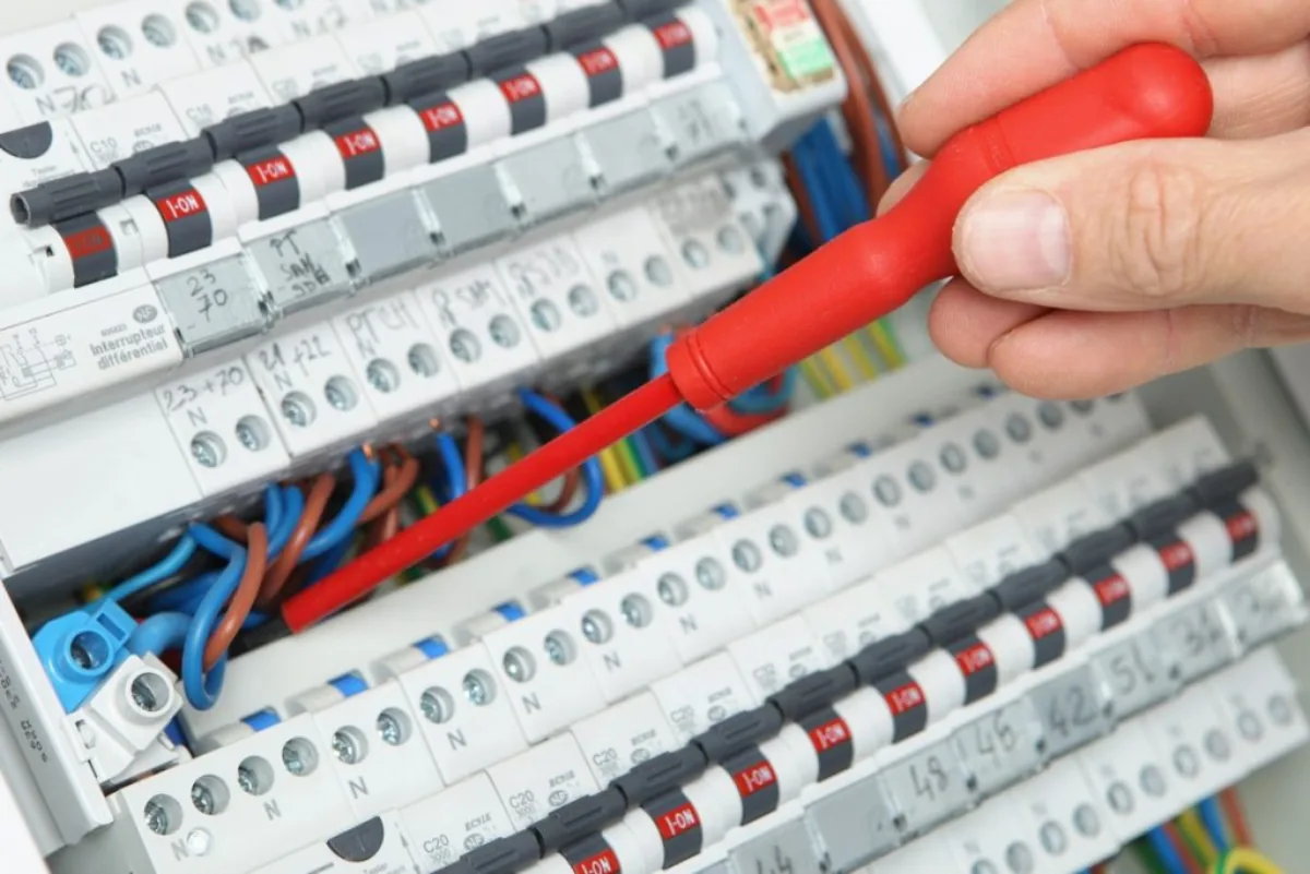 SOS électricien 24h/24 et 7j/7 à Levallois-Perret